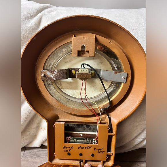 Vintage Amstel Light Beer plastic hard wired wall clock, rare man cave. Add plug - Picture 5 of 8